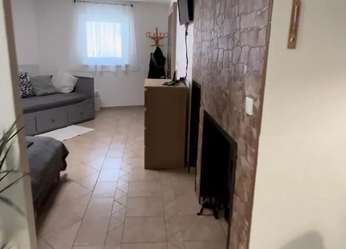 Deduv Sklep Appartamento Hlohovec